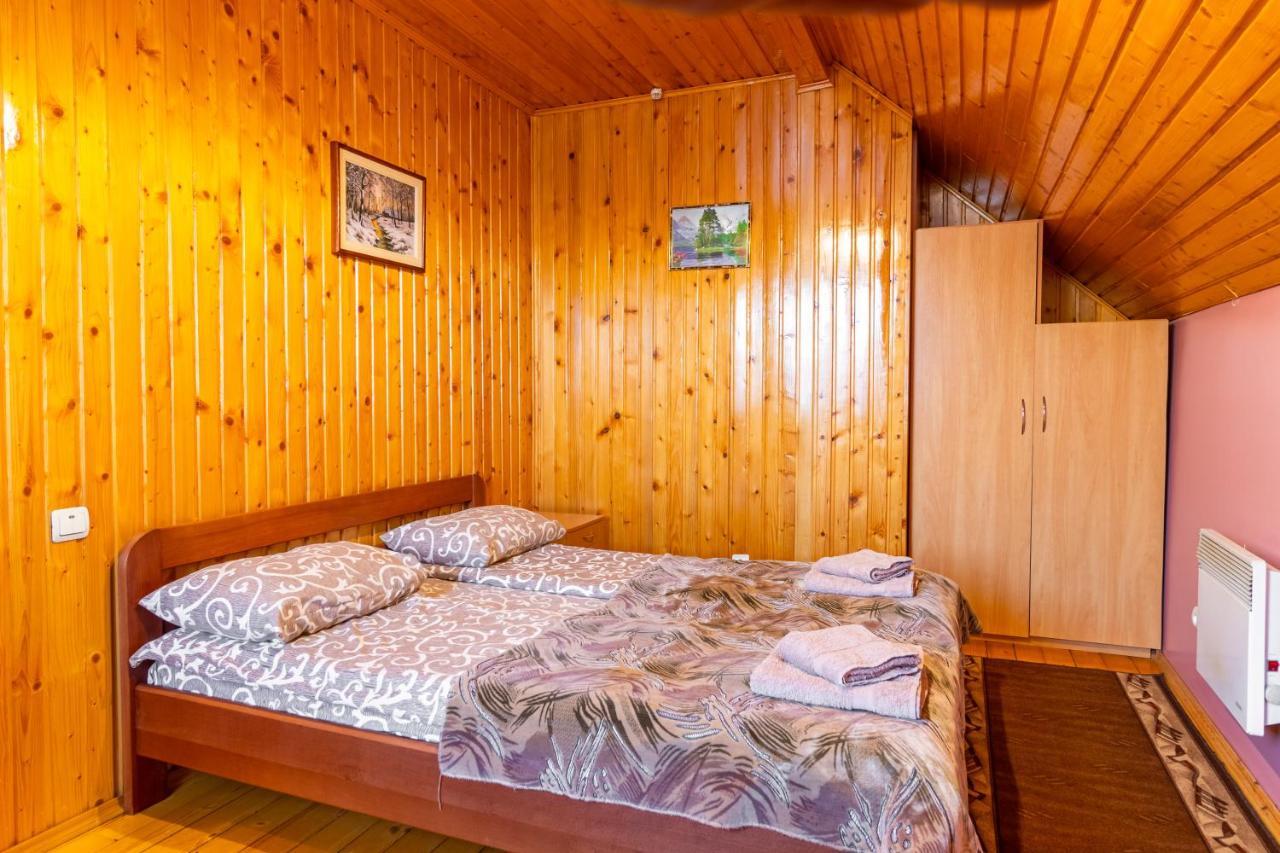 Smerichka Hotel Slavsko Exterior foto